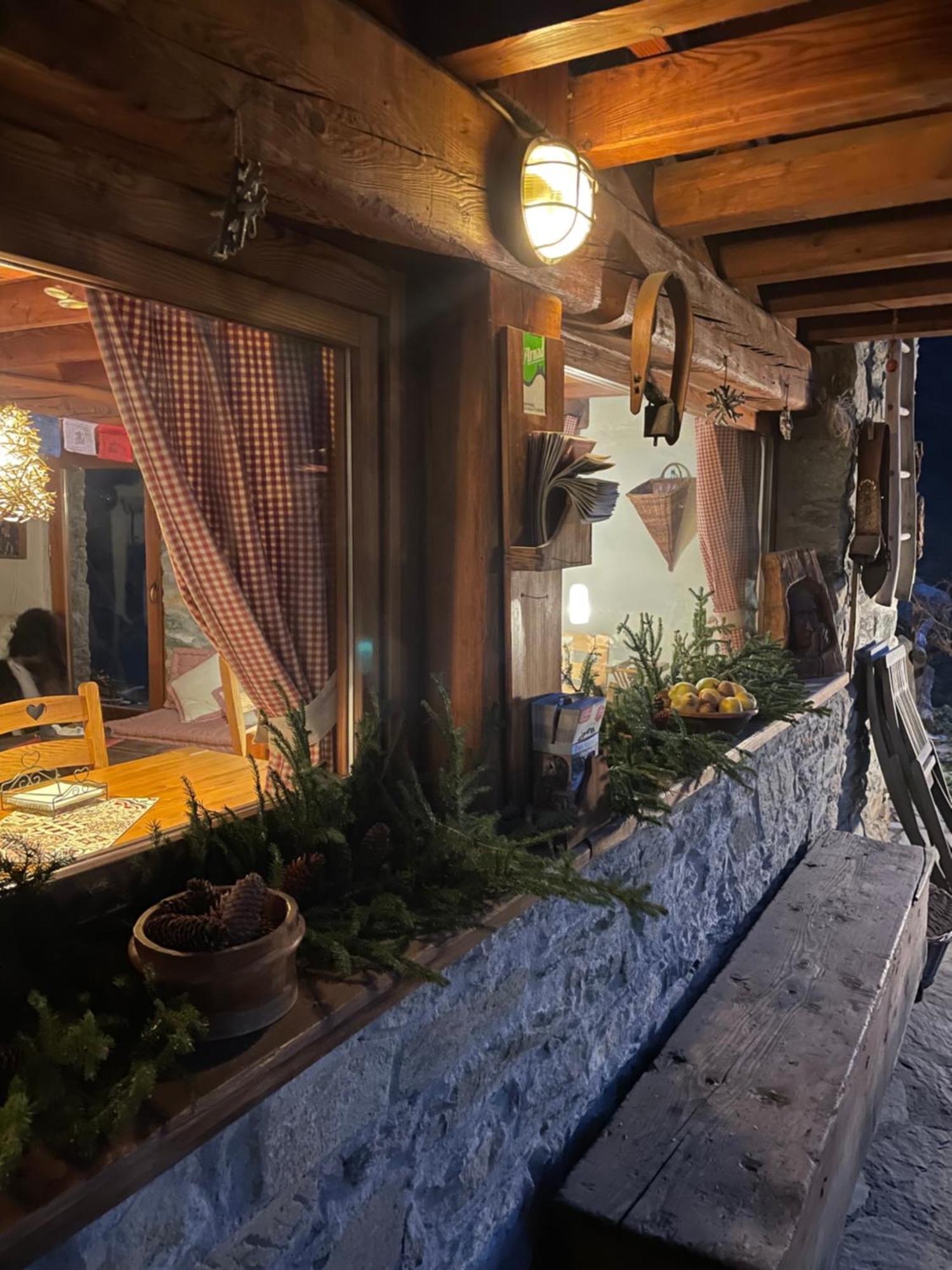 Maison de Noé Arnad Extérieur photo